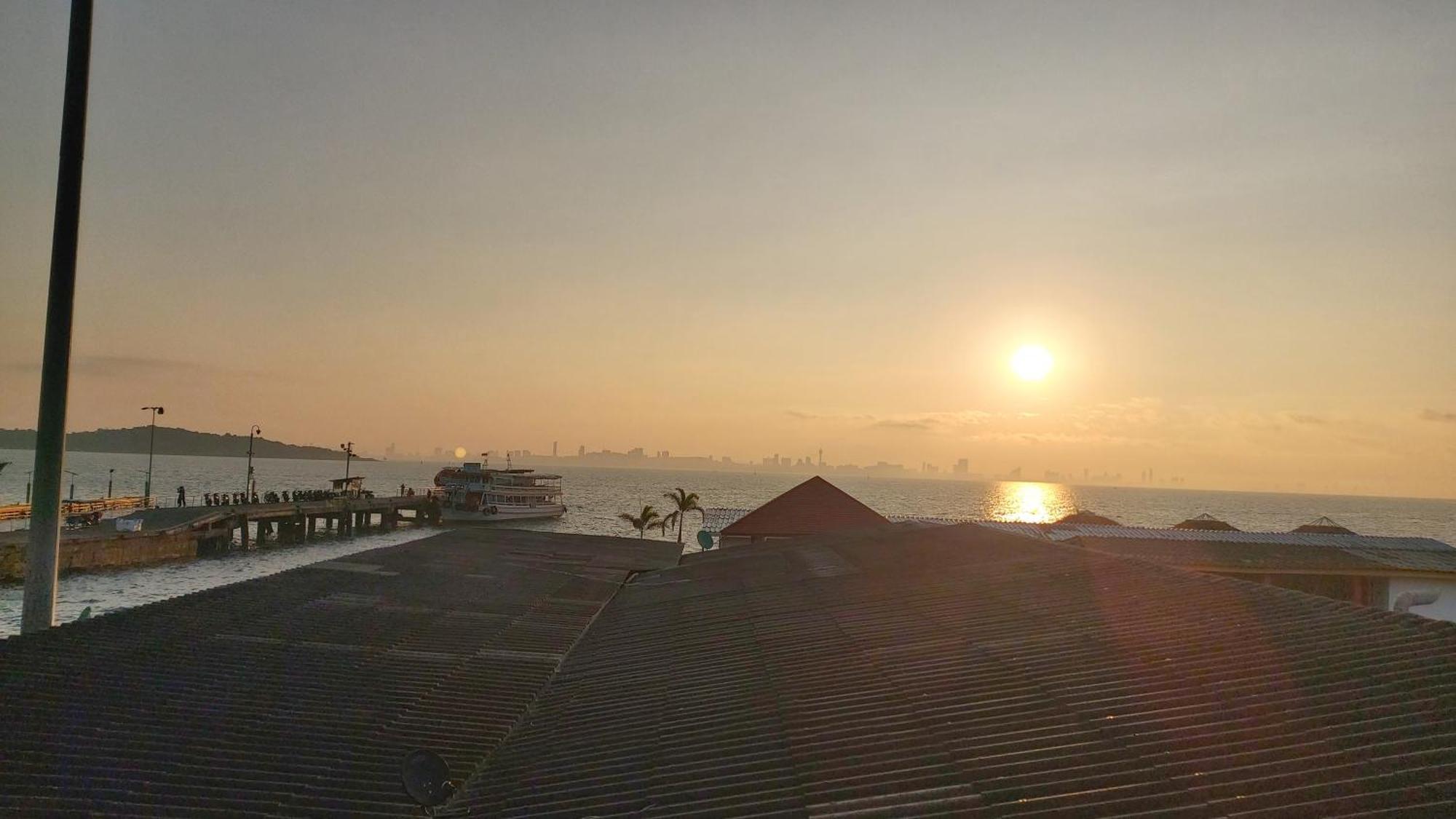Lareena Resort Koh Larn Pattaya Exteriör bild