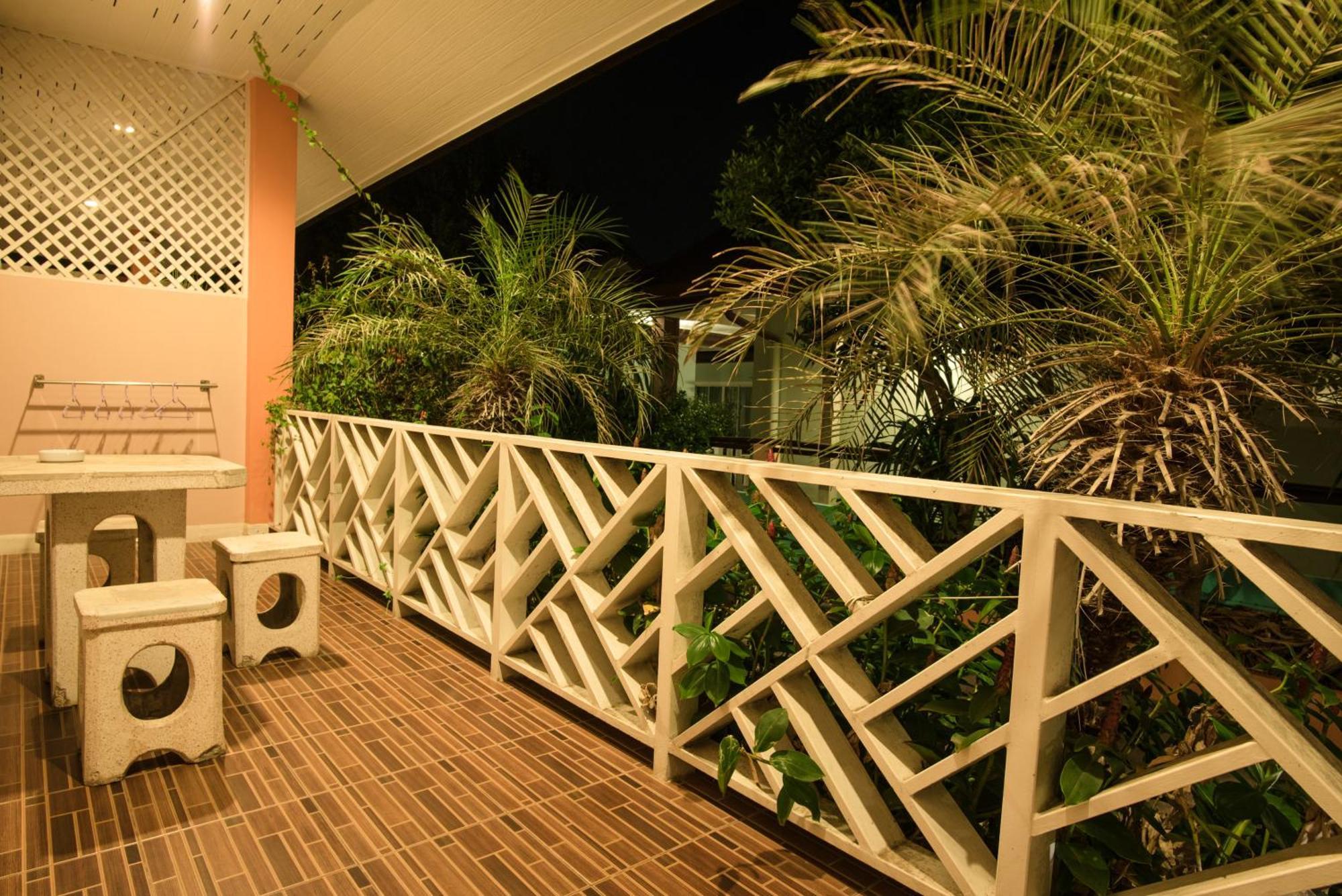 Lareena Resort Koh Larn Pattaya Exteriör bild
