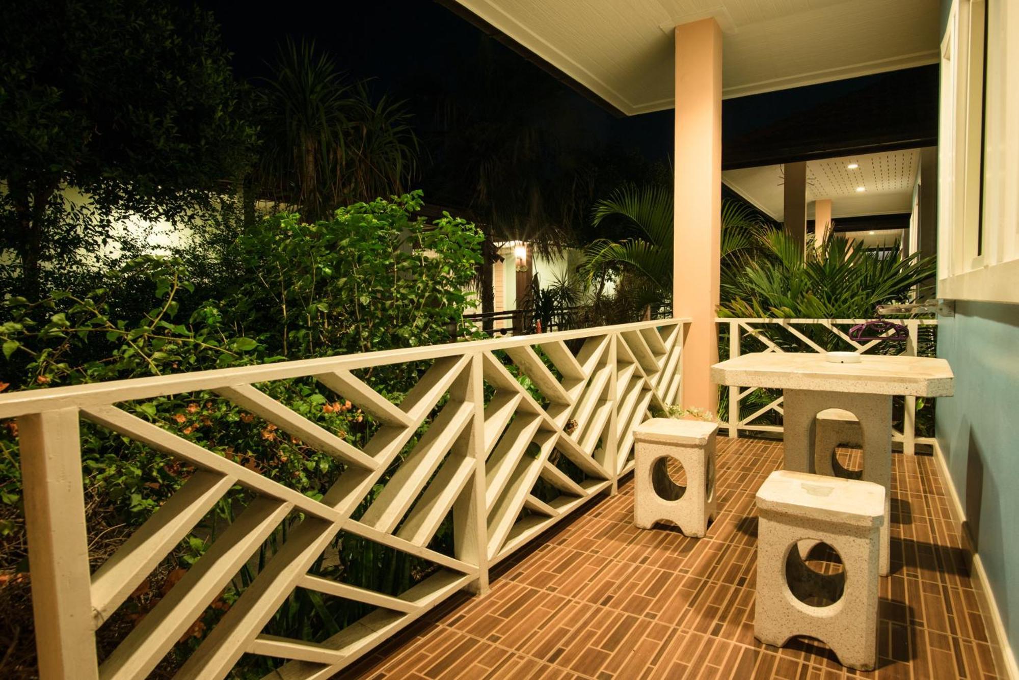 Lareena Resort Koh Larn Pattaya Exteriör bild